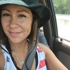 Meet your Posher, Eve